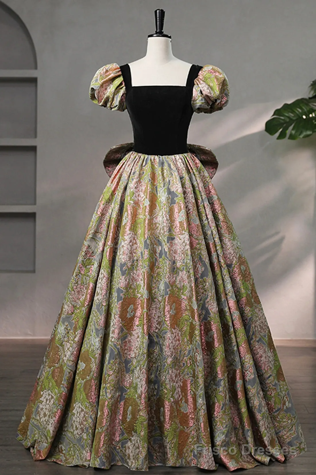 Elegant Black Puffy Short Sleeve Floor Length Prom Dress, A-Line Floral Pattern Evening Dress